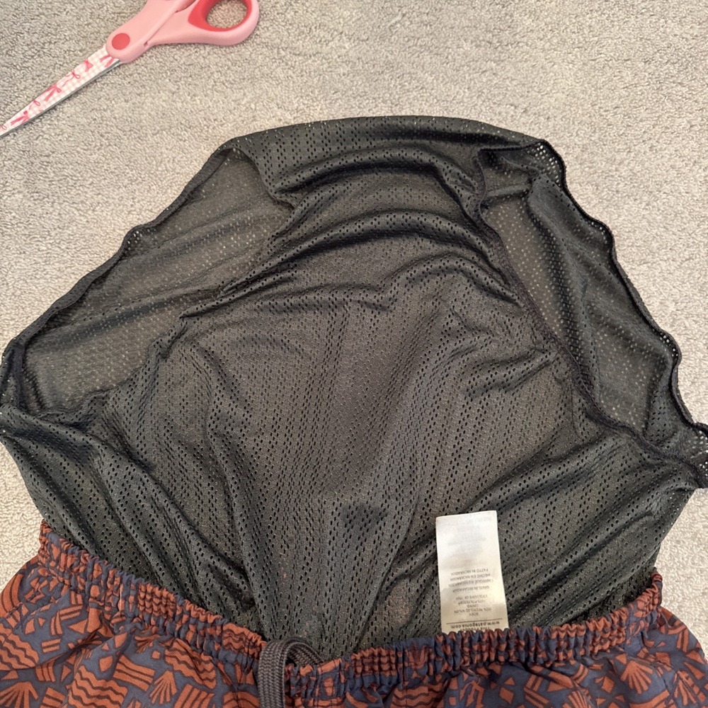 Patagonia Shorts Mens Small RUST/BLACK AZTEC Baggies Swim Trunks Lined - Picture 14 of 16